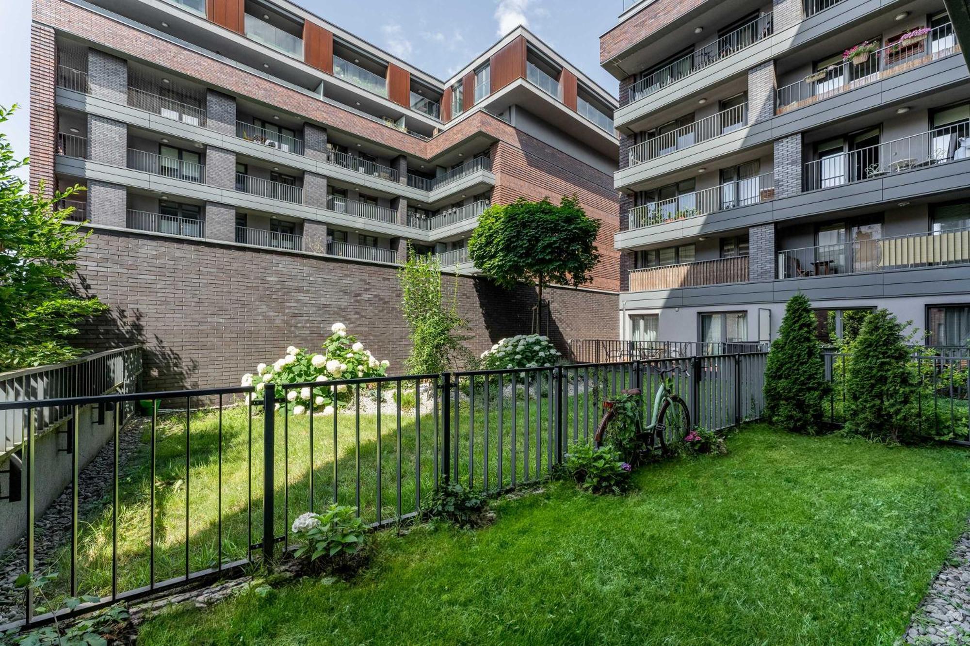 Nadwislanska 11 Apartment With Garden Krakow Ngoại thất bức ảnh